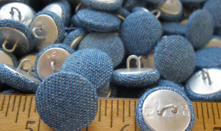 UPHOLSTERED BUTTONS